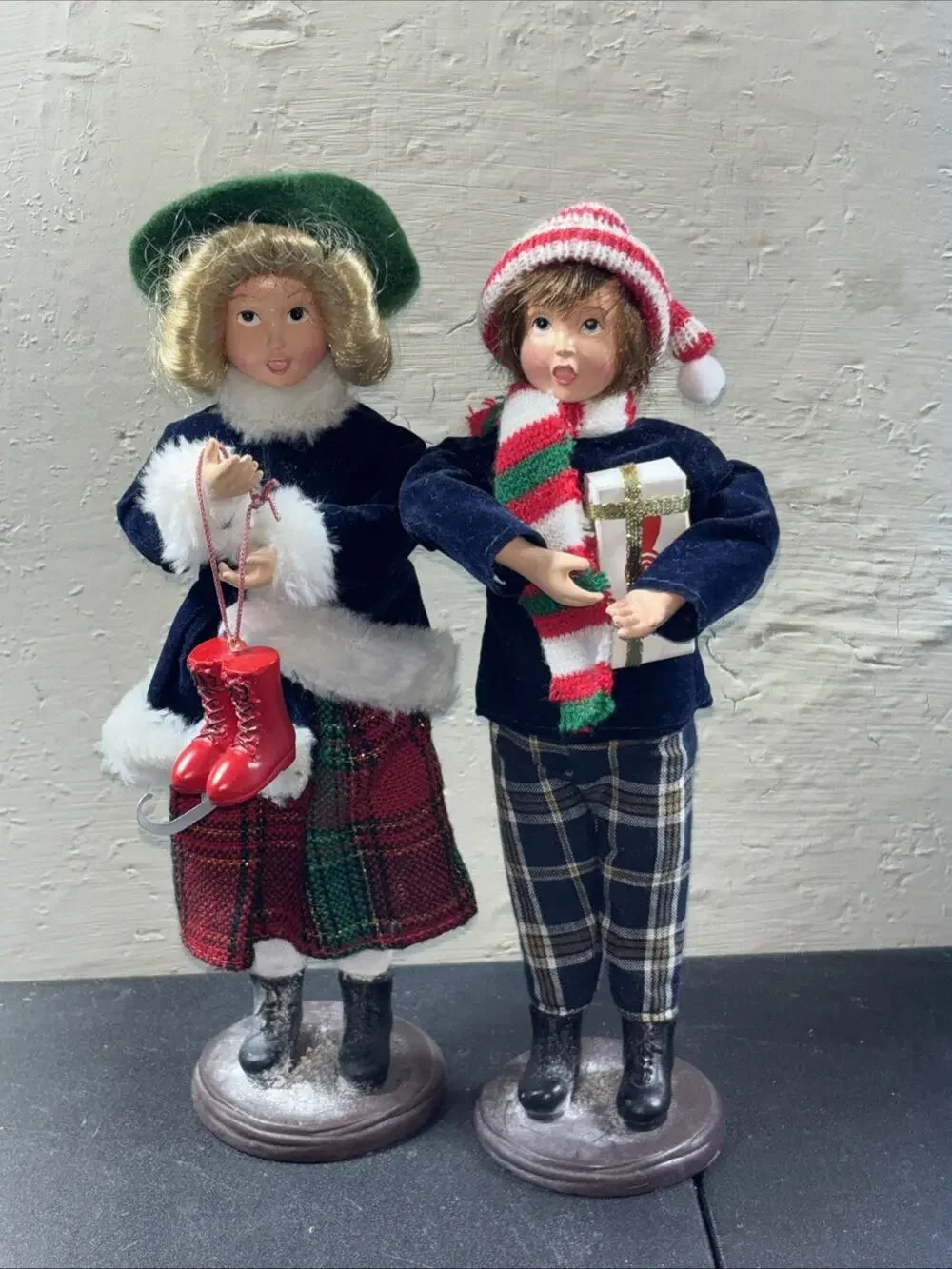Christmas 9in Carollers figurines Lot Of 2 Display Dolls..Rare Collectables